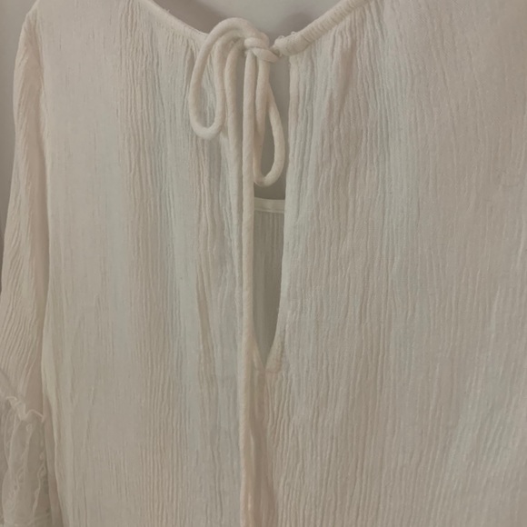 Easel White Flowy Shirt With Lace Sleeves and Trim - Picture 7 of 9